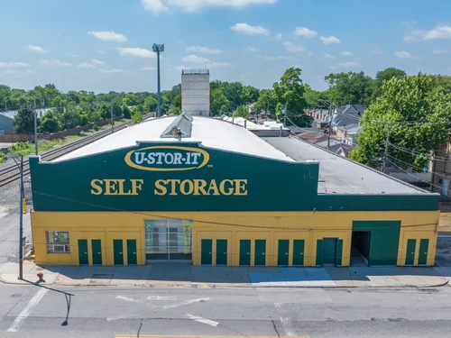 U-Stor-It Beverly storage facility exterior view